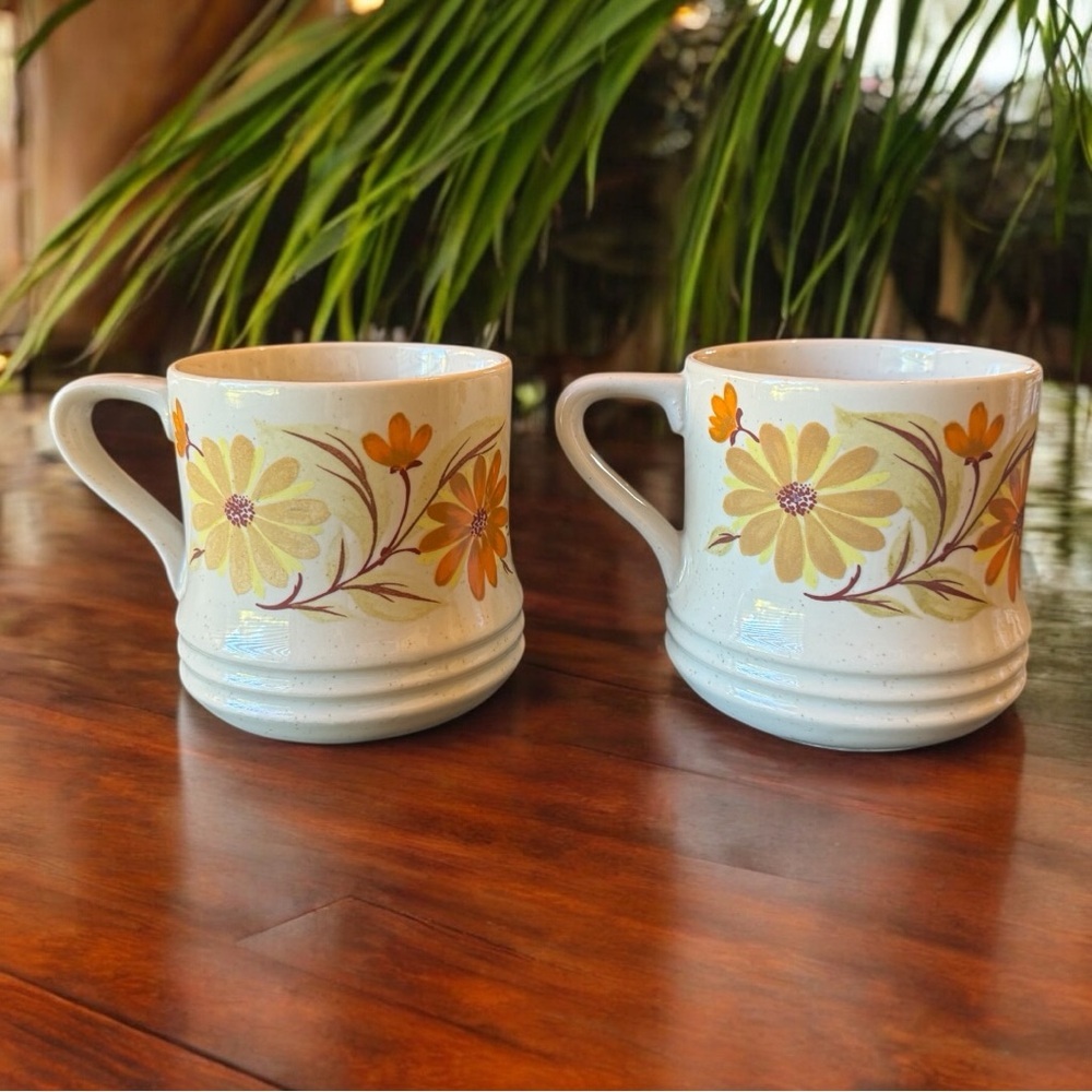 Vintage Capri Bake Serve ‘n Store Stoneware Floral Mugs – Set of 2